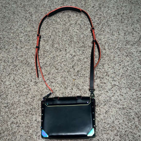 Purse Michael kors . Used twice is like new - Picture 5 of 5
